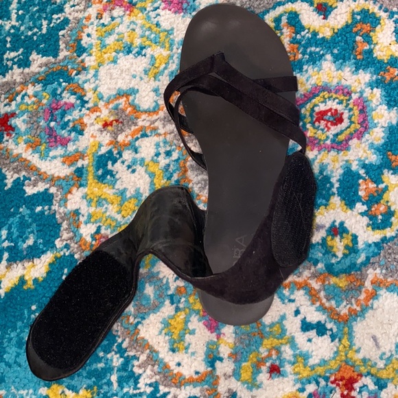 Icora beaded black suede sandals size 9 Velcro - Picture 5 of 5